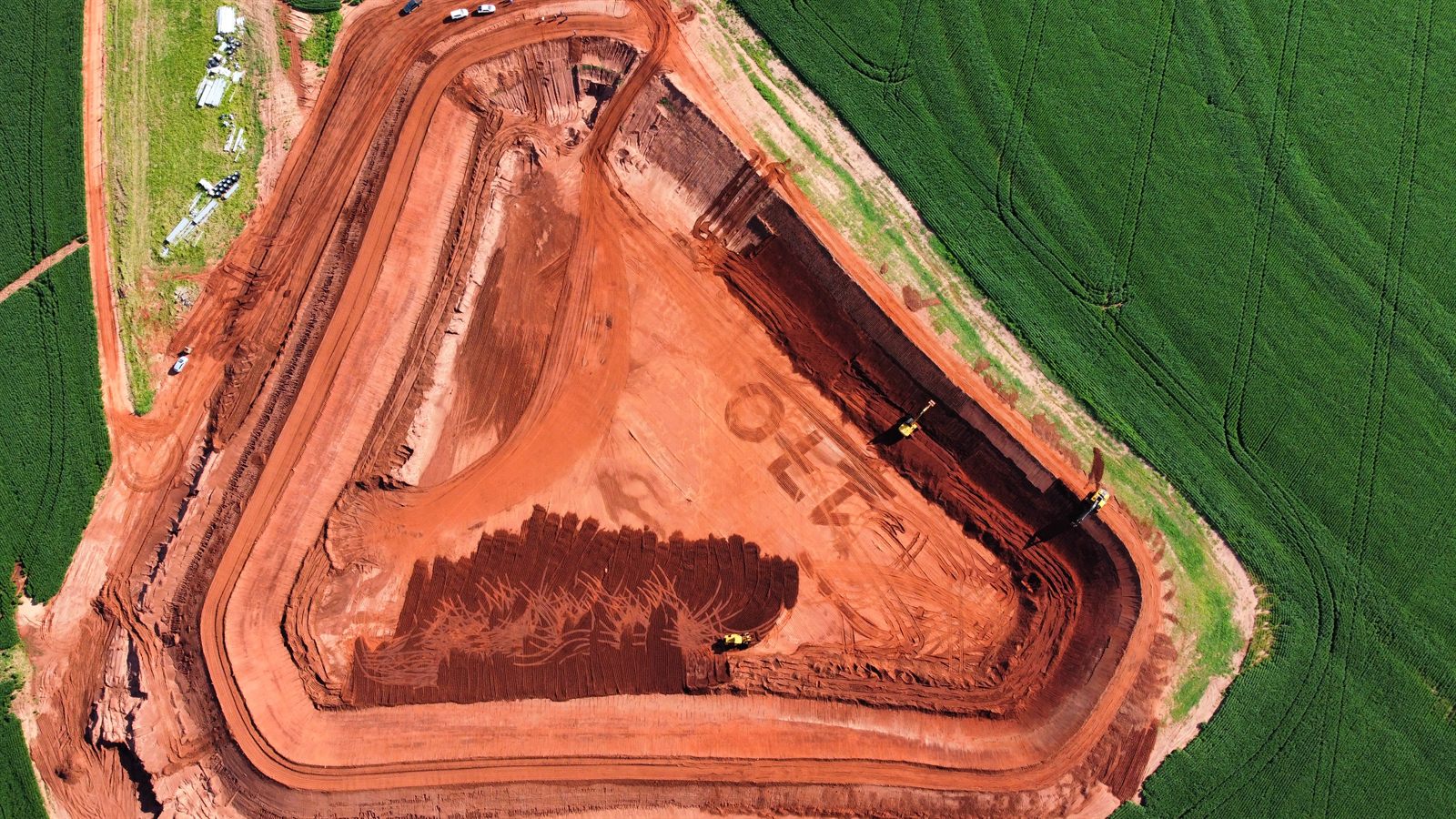 Reservatório concluído na Fazenda Ouro Fino